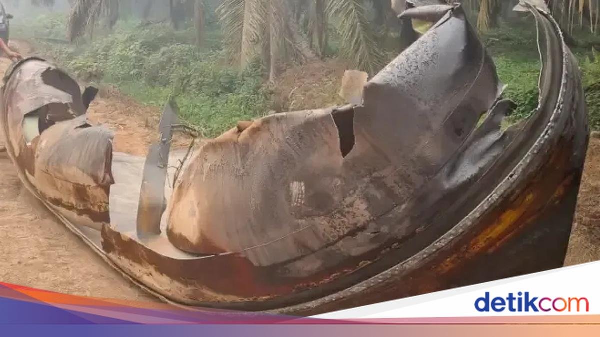 印尼油棕園中找到的大型彎曲金屬火箭殘骸